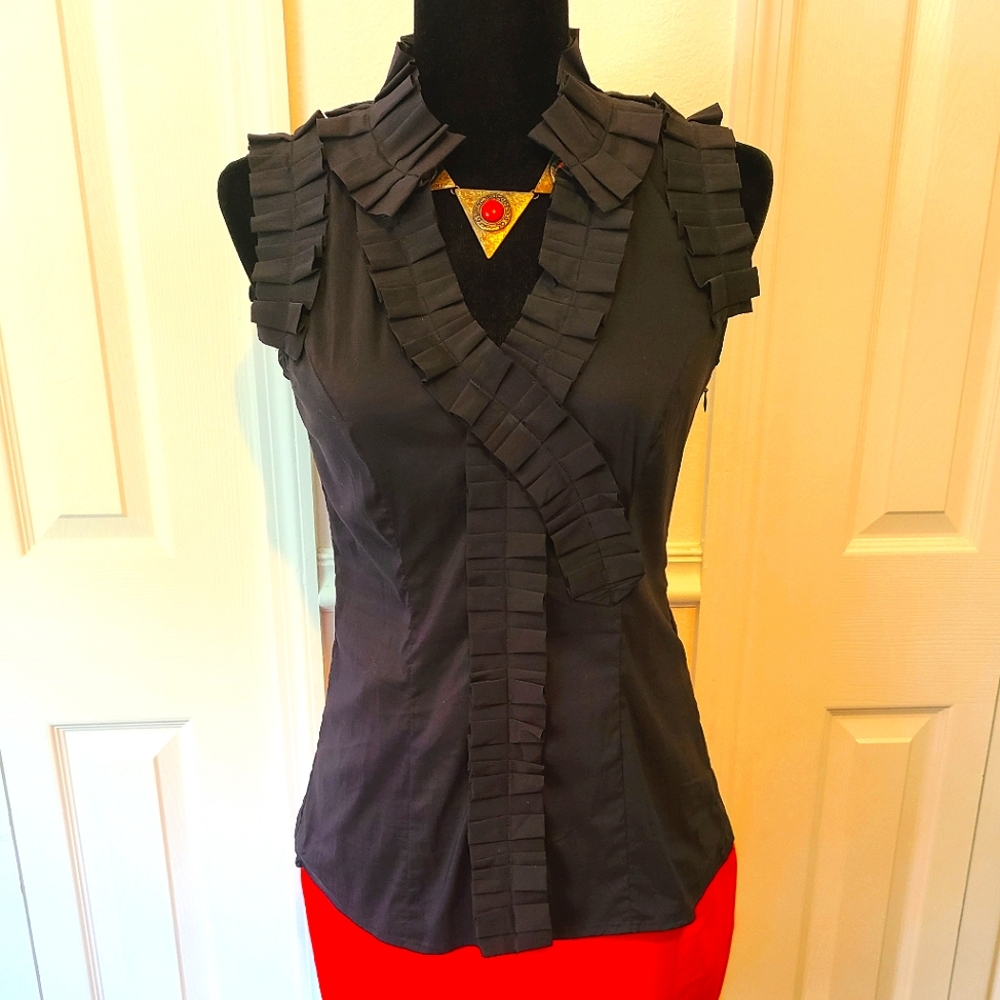 Stunning black top by Minuet Sz S